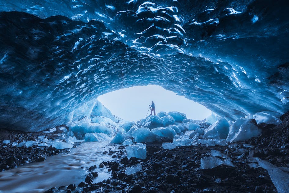 Ледовая пещера в Исландии 1920х1080