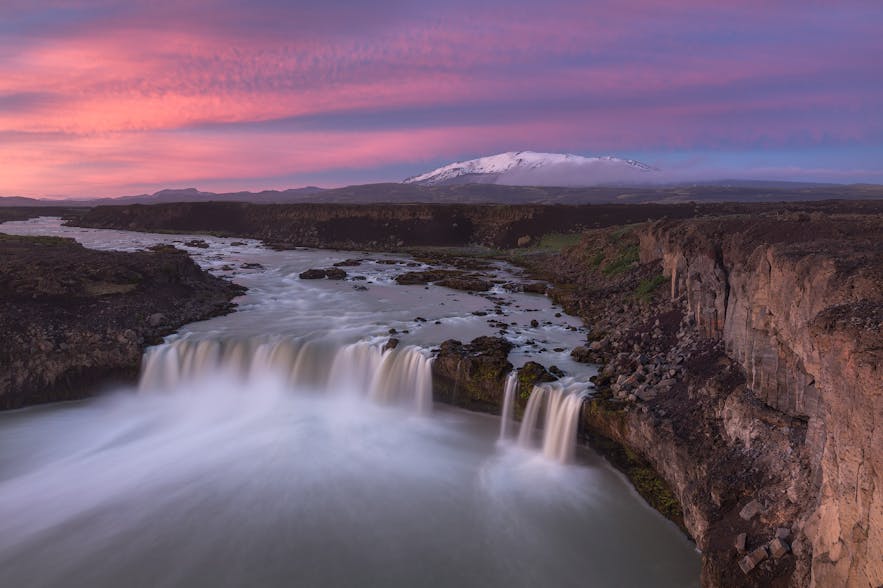 How to Photograph the Waterfalls of Iceland