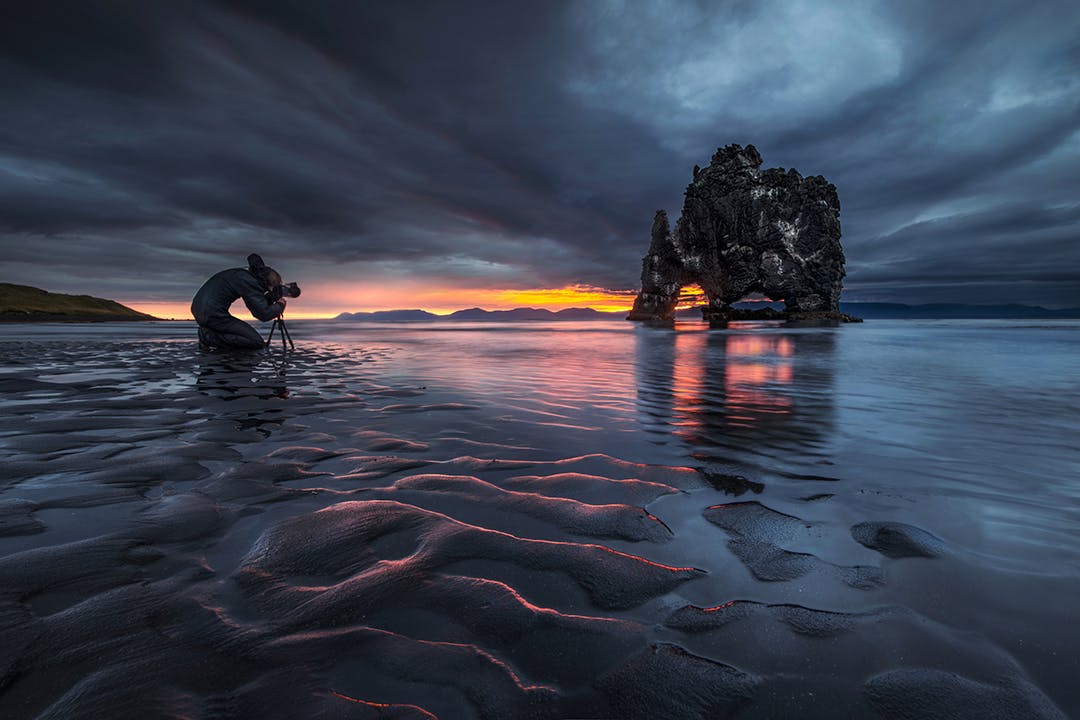 La formation rocheuse de Hvítserkur est une inspiration pour de nombreux photographes en visite en Islande. Vos guides vous montreront comment capturer au mieux sa beauté.