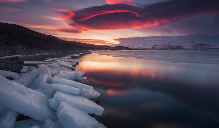 ไดมอนด์บีชเป็นหนึ่งในสถานที่ที่ดีที่สุดในการถ่ายภาพภูเขาน้ำแข็งในประเทศไอซ์แลนด์.