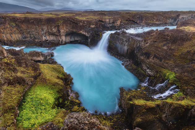 ประเทศไอซ์แลนด์เป็นพื้นที่ที่บ่งบอกถึงน้ำตก.