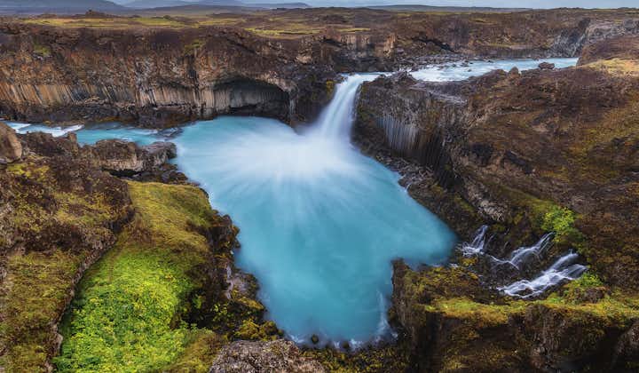 Island wird von seinen Wasserfällen geprägt.