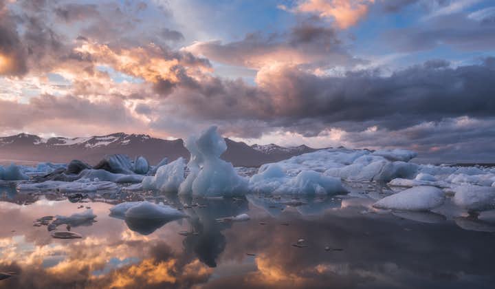 Capture the enormous icebergs at Jökulsárlón glacier lagoon on film with this private photo tour.