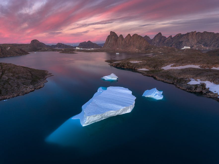 Icebergs from the sky - Photo by Iurie Belegurschi