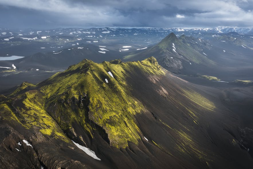 Mountains in Iceland - Photo by Iurie Belegurschi