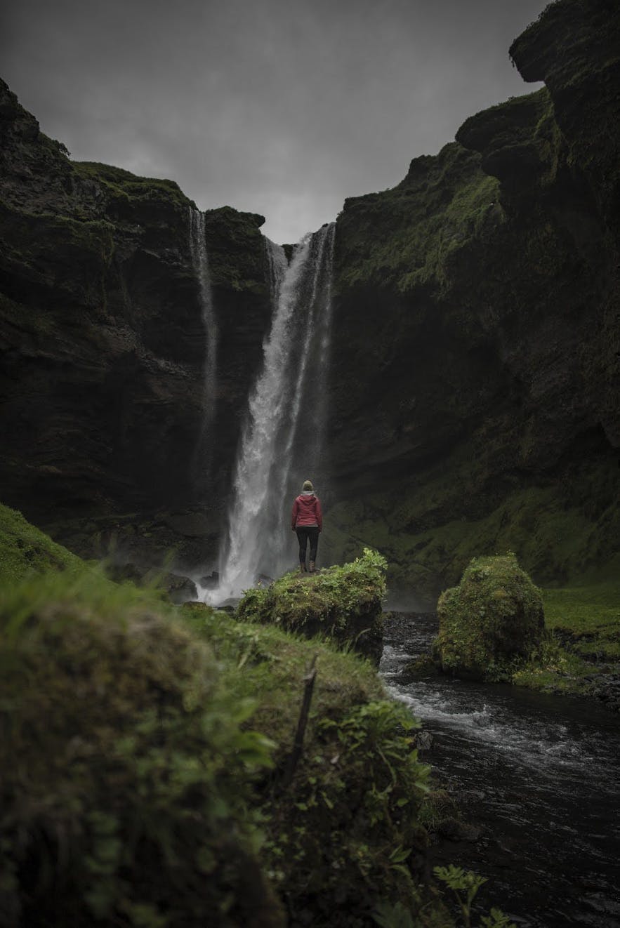 Waterfall in Iceland - Photo by Gaui H