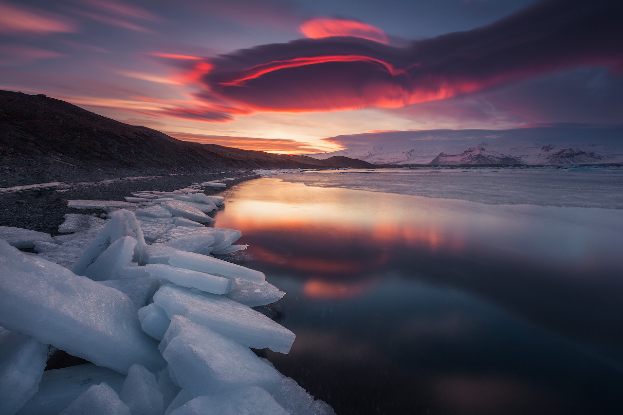 Non si può non battere l'atmosfera di una laguna glaciale in Islanda.