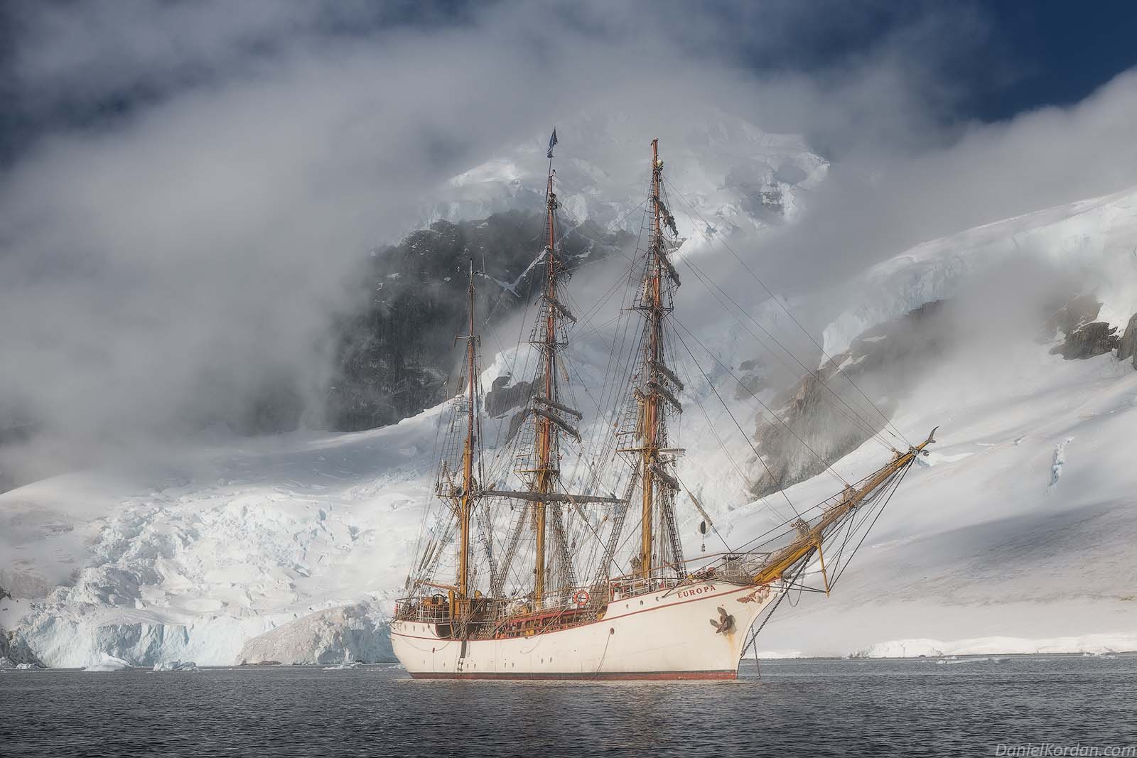 22 Day Antarctica Photography Expedition on Bark Europa