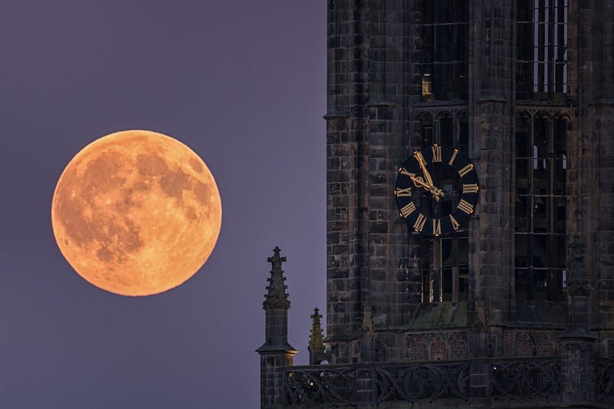 Ultimate Guide to Photographing the Moon