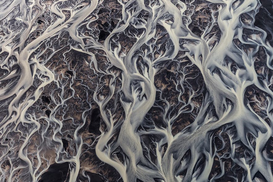 17 Aerial Photographs of Iceland's Glacial Rivers You Won't Believe Are Real