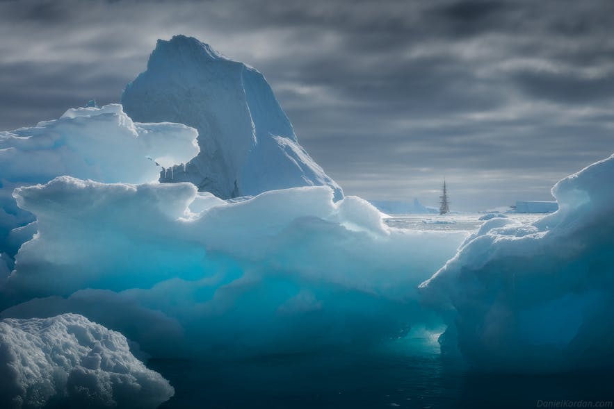 Landscape photographers need to know some tips to best capture Antarctica.