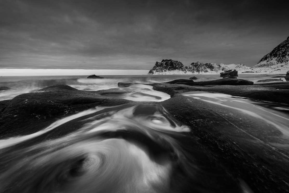 15-tips-for-monochrome-photography-iceland-photo-tours