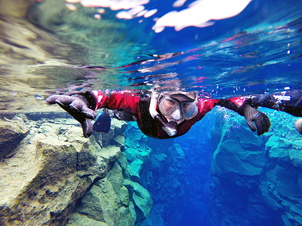 史费拉裂缝浮潜旅行团｜冰岛特色体验：左手欧洲，右手美洲（干潜水衣 ）