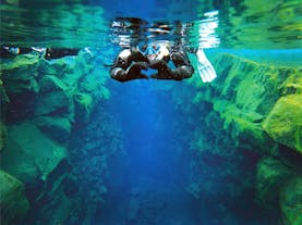 Snorkel between Continents in Silfra | Free Underwater Photos