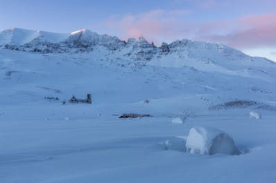 Versäume während deiner Islandreise im Winter nicht, die Augen zum Nachthimmel zu richten, um die Polarlichter zu suchen.