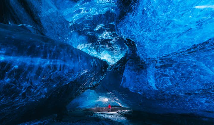 冬季バスツアー2日間|氷の洞窟と氷河湖 - 南海岸（ホテル泊）