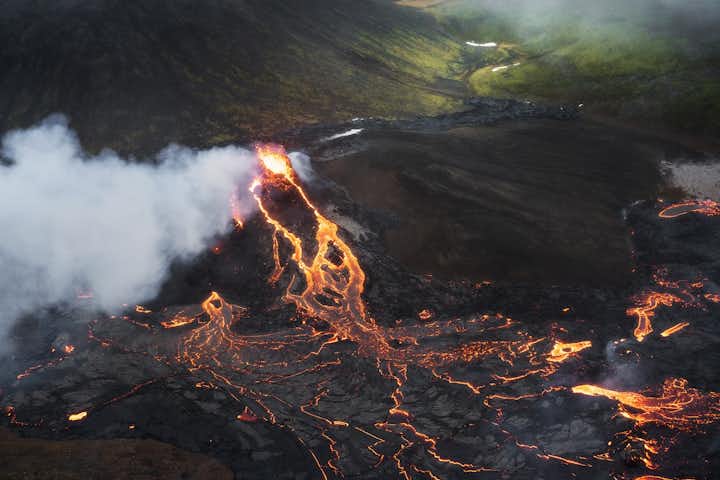 Incredible Photos of Fagradalsfjall Volcano with Photography Tips
